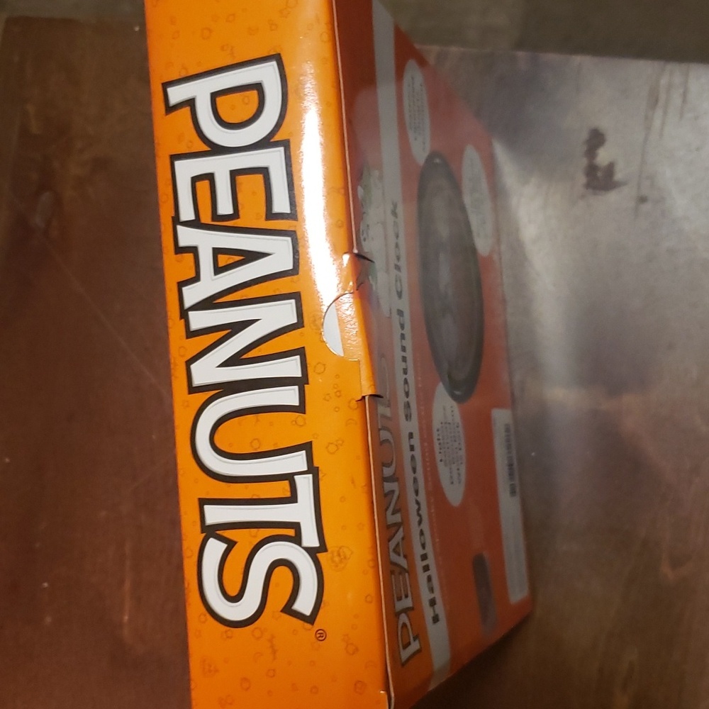 NEW IN BOX Vintage Peanuts Halloween sound clock - Picture 3 of 6